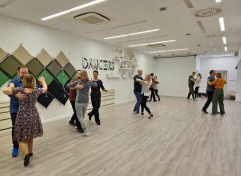 Tančiareň v Tanečnej škole Dancers – večer plný tanca, zábavy a príjemnej atmosféry