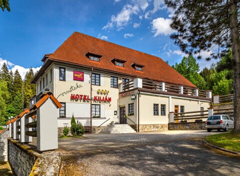 Južné Čechy: Pobyt pri priehrade Lipno v Hoteli Kilián *** s polpenziou + biliard, šípky a úschovňa bicyklov