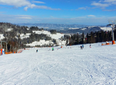 Skipasy do oceňovaného strediska Rusin-Ski v Poľsku s príjemnými širokými svahmi.