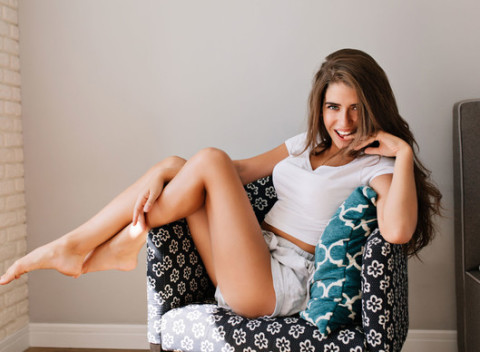 Hladké nôžky s prístrojovou lymfodrenážou a cvičením na vibračnej plošine.