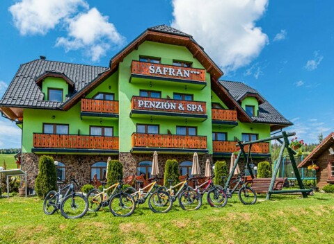 Belianske Tatry: Pobyt v útulnom Penzióne Šafrán s raňajkami a wellness (vírivka, sauny) + detské ihrisko