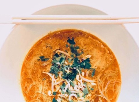 Malajská polievka v Laksa & Gril. Vyskúšajte skvelú exotiku z ďalekej Austrálie.