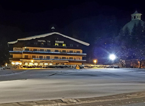 Lyžovačka v Rakúsku s ubytovaním a saunou v hoteli HAAS***, kde sa dohovoríte po slovensky.