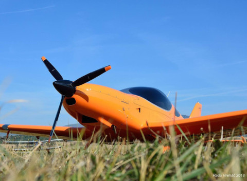 Zážitkový let pre 1 osobu na skvelom dizajnovom lietadle Bristell na 20, 30 alebo 60 minút.