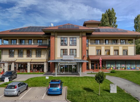 Dunajská Streda pri jazere a 230 m od Thermalparku: Hotel Legend *** s raňajkami + koktail a občerstvenie