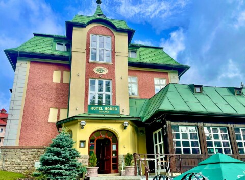 Krkonoše: Dovolenka v Peci pod Sněžkou v Hoteli Hořec **** s polpenziou, vstupom do sauny a welcome drinkom