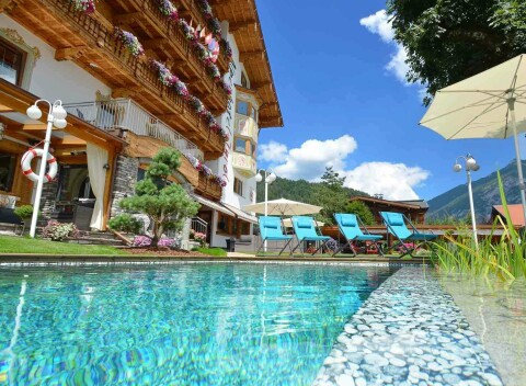 Tirolsko pri jazere Achensee v 4* Alpenhoteli Tyrol s raňajkami, wellness a miestnou dopravou + welcome drink