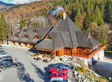 Rozprávková Kúria na Táloch v krásnom horskom prostredí so stravou a vstupom do vnútorného aj vonkajšieho wellnes