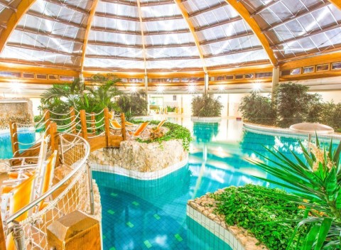 Maďarsko v luxusnom Gotthard Therme Hoteli **** s plnou penziou a kúpeľmi.