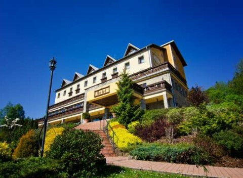 Hotel Husárik**** v horskom prostredí so stravou a vstupom do jaskynného bazéna