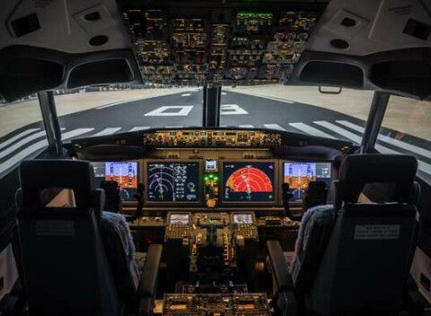 Let na realistickom leteckom simulátore B738-M v Leteckom tréningovom centre v Poprade