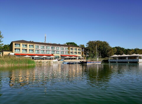 Oddych pri Berlíne s výhľadom na jazero: Seehotel Berlin-Rangsdorf **** s raňajkami a 5 saunami + občerstvenie