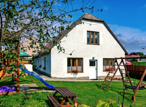 Vysočina pri CHKO Žďárské vrchy v Chalupe Na špici s raňajkami formou bufetu + aktivity pre deti i dospelých