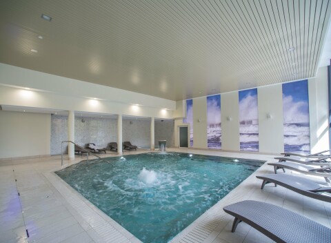 Relax 100 m od Baltského mora: Kołobrzeg v SeaPark Hoteli Wellness & Spa *** s polpenziou, bazénom a saunami