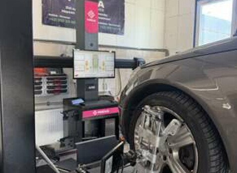 Presná 3D geometria všetkých kolies v Platforma Autoservice - auto znova vedené ako nové