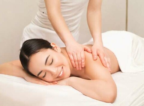 Klasická masáž, reflexná masáž alebo bankovanie v salóne Dotykom ku zdraviu