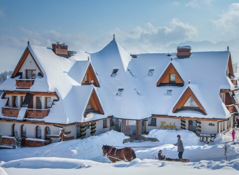Poľské Tatry pri NP a ski areáli: Hotel Redyk Ski&Relax *** s polpenziou, neobmedzeným wellness + zľava