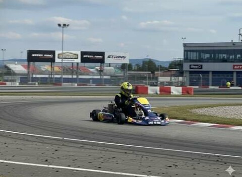 Jazda na Rotax 125 Senior Max - najvýkonnejšia motokára dostupná na prenájom