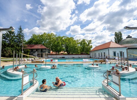 Maďarsko: Centrum Egeru v Hoteli Unicornis *** s polpenziou a vstupom do termálnych kúpeľov + nápoje a zľavy