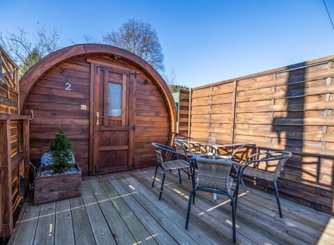 Jeseníky v obytnom sude: Penzión Stonožka s polpenziou, bazénom a privátnou saunou či vírivkou + pivný kúpeľ