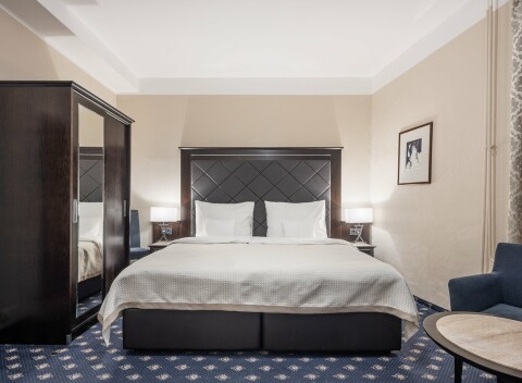 Praha: Petřín, Kampa a pamiatky v Pytloun Old Armoury Hoteli Prague s raňajkami + welcome drink a občerstvenie