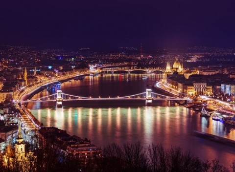 Hotel Belvedere**** len 1 zastávku metrom od centra Budapešti a s dieťaťom do 12 r. zdarma.