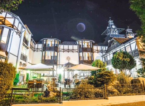 Mariánské Lázně v zámockom Schlosshoteli *** s polpenziou a procedúrami.