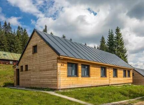 Krásne moderné chatky Hotela Granit Smrekovica*** v srdci Veľkej Fatry s wellness a polpenziou