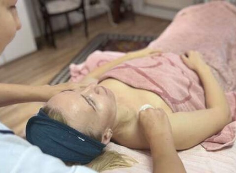 Kompletné ošetrenie a čistenie pleti v salóne Kozmetika LUX