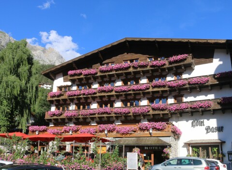 Tirolsko blízko hraníc a strediska St. Anton: Berghotel Basur **** s polpenziou, wellness a bohatým programom