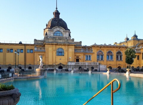 Budapešť pri parku v Hoteli Bobbio *** s celodenným vstupom do kúpeľov Széchenyi či Lukács a saunou + raňajky