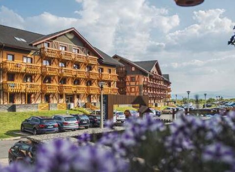 Horský Tatragolf Mountain Resort**** vo Veľkej Lomnici so stravou a možnosťou privátneho wellness