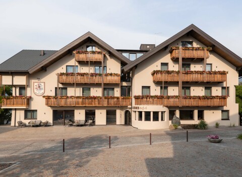 Štýlová dovolenka v Južnom Tirolsku neďaleko Brixenu: Am Brunnen Apartments s raňajkami, bazénom a saunou