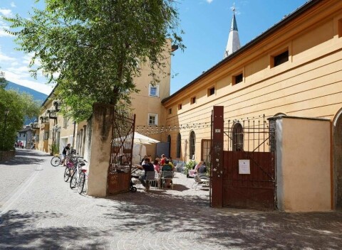Dovolenka nielen pre cyklistov v historickom Brixene: Hotel Alter Schlachthof s raňajkami + úschovňa bicyklov