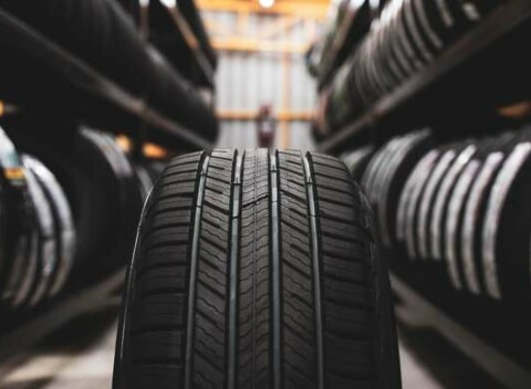 Výmena kolies s vyvážením a kontrolou bŕzd a kompletné prezutie kolies