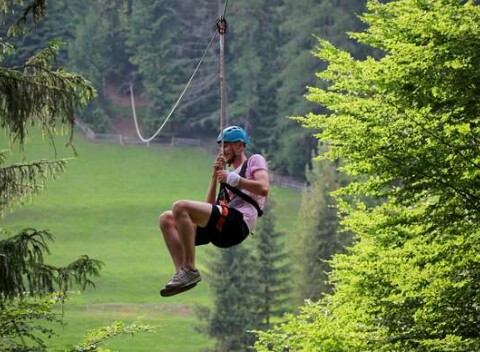 Adrenalínová jazda na kladke: Vyskúšajte obrí Zipline v Čutkove!