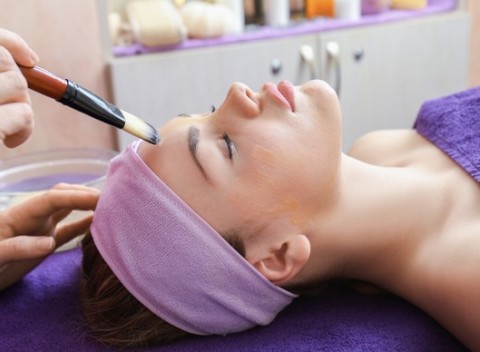 Pleť ako nová po hĺbkovom čistení a peelingu v Trnave. Zdravšia, hladšia a jasnejšia pleť.