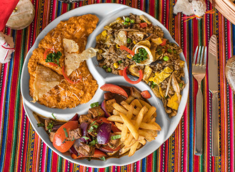 Peruánska misa pre 2 osoby - obsahuje až 3 rôzne jedlá a pochutia si aj vegetariáni.