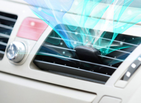 Dezinfekcia interiéru a klimatizácie auta ozónom, výmena kabinového filtra.