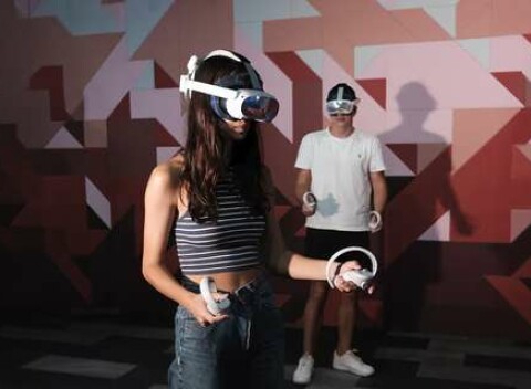 PRVÝKRÁT U NÁS: Virtuálna realita TimeShift Bratislava pre 2 alebo 4 hráčov