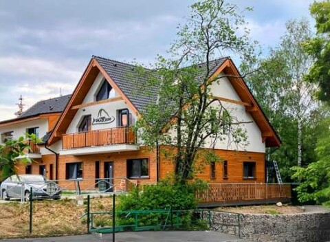 Vila Dedo*** v centre Tatranskej Lomnice - nadštandardne vybavené izby a dieťa do 6 rokov zdarma