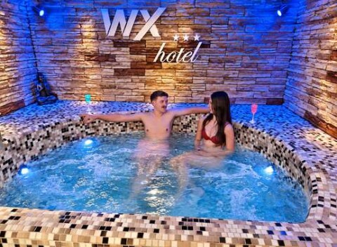 Privátny wellness vo WX hoteli*** na 90 minút s fľašou Prosecca