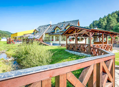 Pieniny: Penzión San André *** pri ski parku s polpenziou, bazénom a aktivitami.