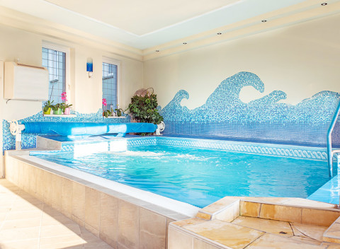 Jazerá Hévíz a Balaton v penzióne s neobmedzeným wellness, vstupom do kúpeľov a polpenziou.