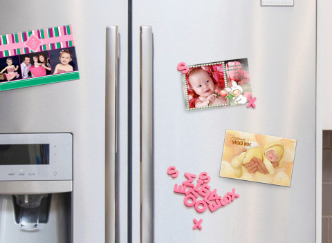 Magnetky, pozdravy alebo pohľadnice s veľkonočným motívom a vlastnou fotografiou.