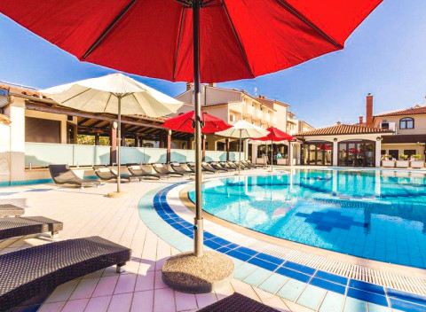 Chorvátsko na 5 alebo 8 dní v Hoteli Villa Letan **** s plnou penziou a bazénom.