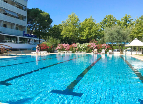 Taliansko na 6 dní v Aparthoteli Albatros *** 250 m od mora s raňajkami + bazén.