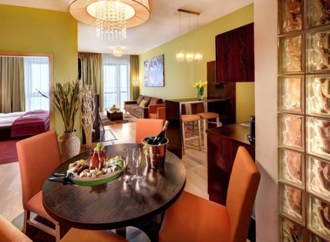 Rodinné a Senior pobyty pri Štrbskom plese v apartmánoch hotela Crocus****.