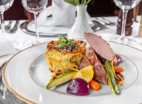 Promočné 3-chodové menu s bravčovou panenkou v úprave sous-vide v reštaurácii Hotela Devín****.