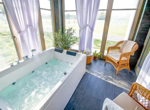 Sárvár v zámockom hoteli Vadkert Major *** s polpenziou a vstupom do kúpeľov.